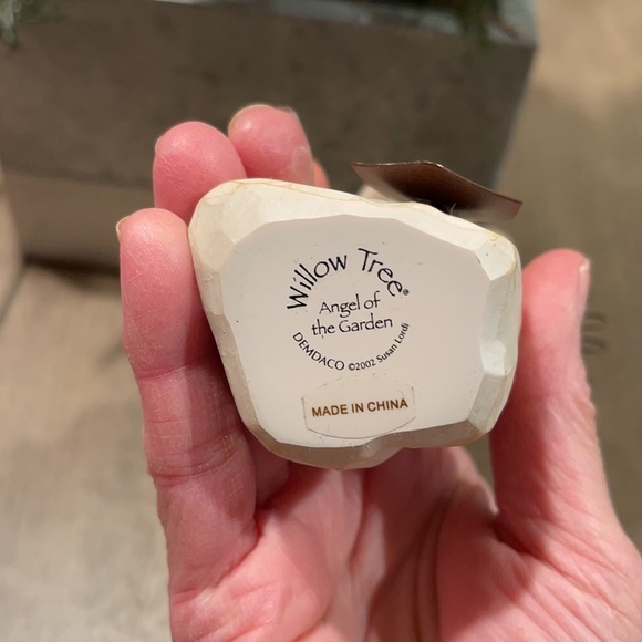 Willow Tree Angel of the Garden. - Picture 3 of 3